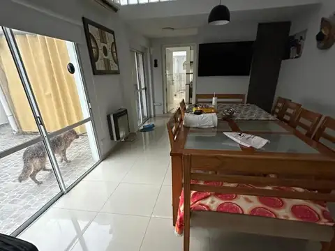 Casa 3 ambientes con 2 baños