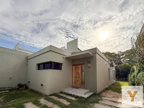 Casa en venta - 1 Dormitorio 2 Baños - City Bell