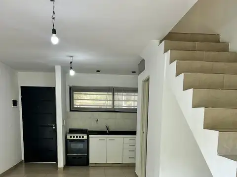 DUPLEX A LA VENTA CALLE URIBURU 911 ADROGUE