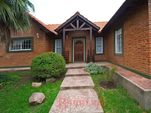 Casa 3 ambientes con 2 baños