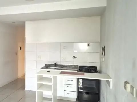 AAv. San Martin 5795 Piso 2º B - alquiler monoambiente con balcón