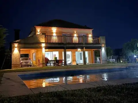 Casa 4 ambientes con 3 baños