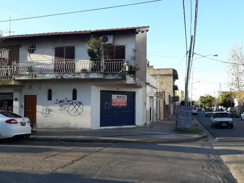LOCAL EN ESQUINA, EXCELENTE UBICACIÓN