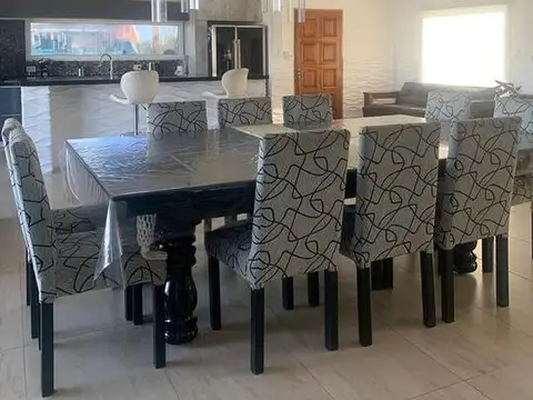 Casa 6 ambientes con 3 baños