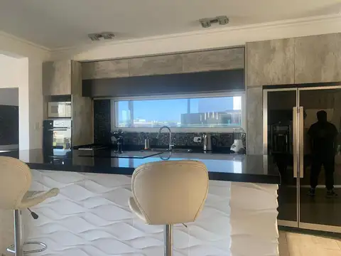 Casa en Alquiler de 4 dormitorios