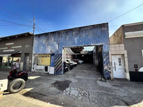 Venta Terreno con mejoras. Entre Rios 2700