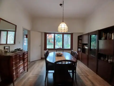 Casa en Venta con 5 cocheras