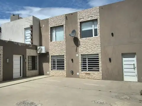 CASA EN VENTA B °MALVINAS ARGENTINAS
