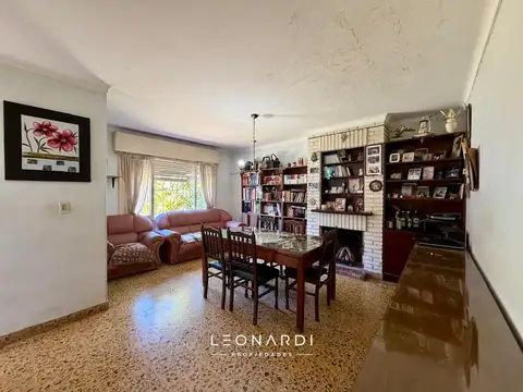 Casa en Venta con 1 cochera