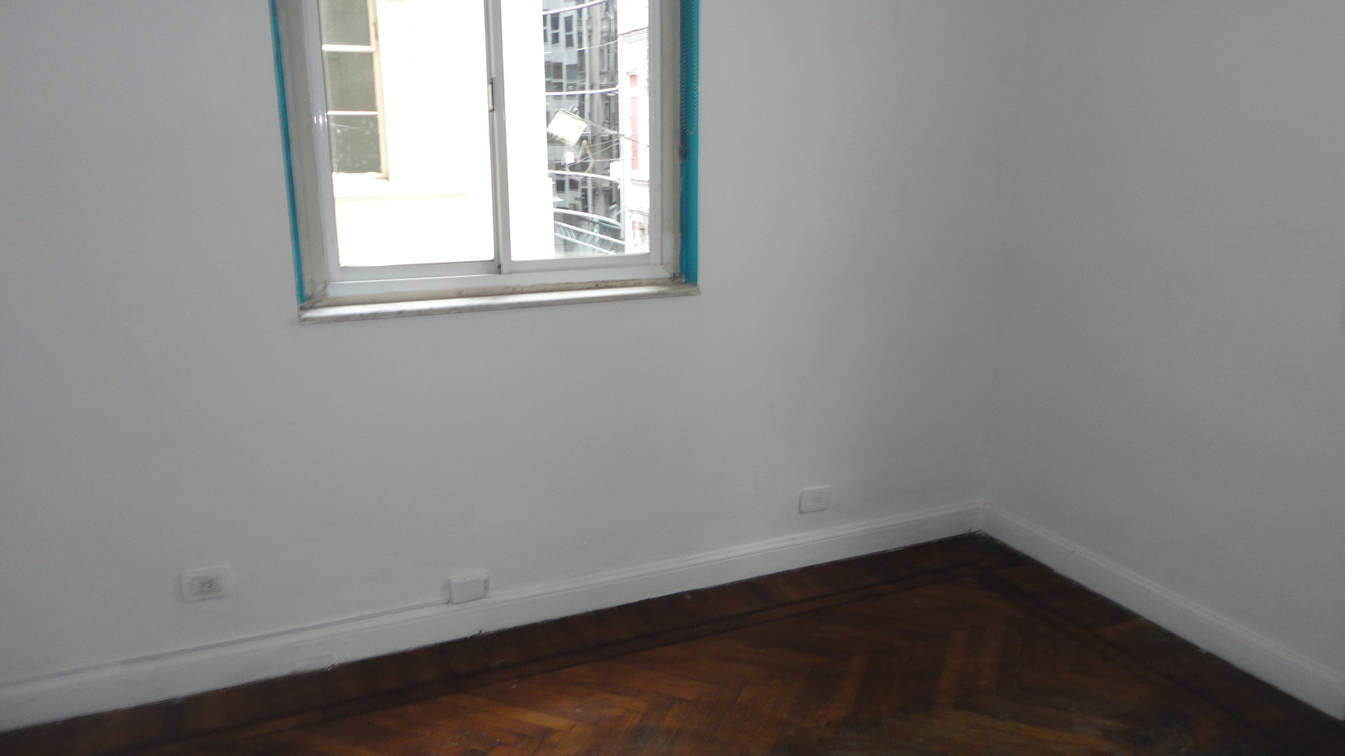 Lavalle 300, Piso 1