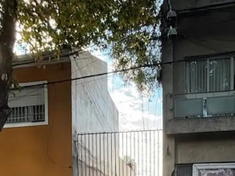 Casa interna en venta en Nuestra Señora De Lourdes, reciclar apto desarrollo