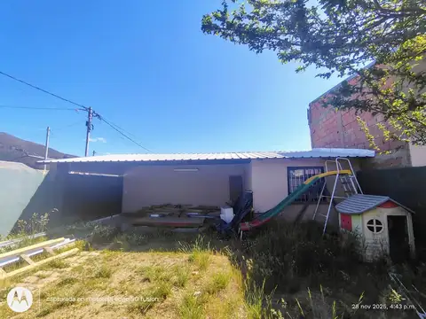 Casa 4 ambientes con 2 baños