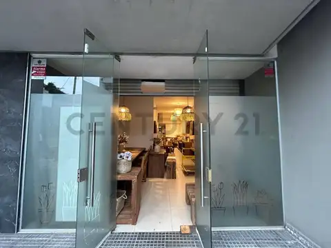 VENTA LOCAL COMERCIAL CON RENTA EN FLORES