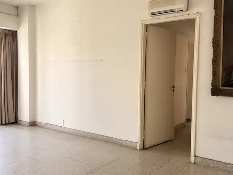 Departamento 8 ambientes con 2 baños