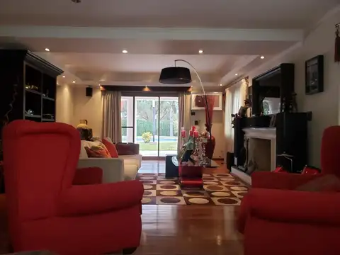 Casa 4 ambientes con 4 baños