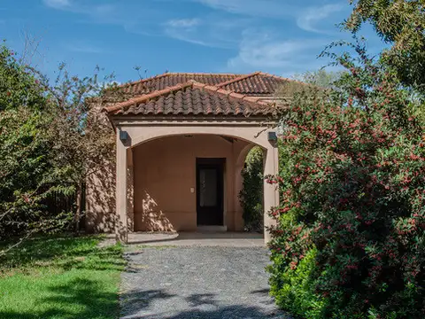 Casa 6 ambientes con 3 baños