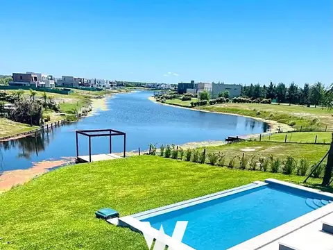 Casa a La Laguna en Barrio Nautico El Naudir, Escobar