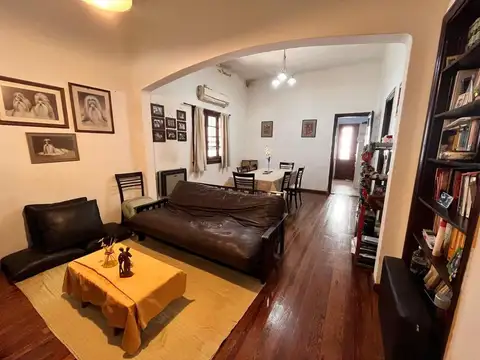 VENTA CASA DOS DORMITORIOS JARDIN COCHERA