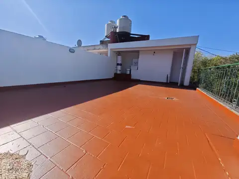 Depto Tipo Casa en Alquiler de 2 dormitorios