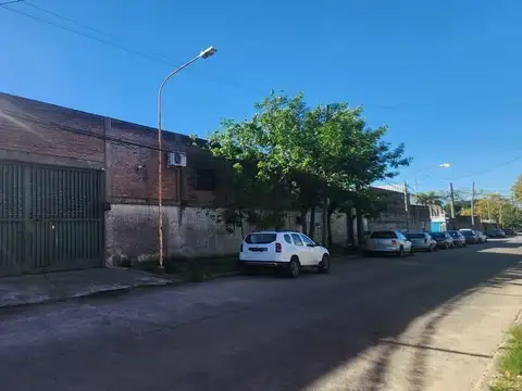 Galpón Industrial 2107 m² c/ Oficinas Baños y Vestuarios - Tablada