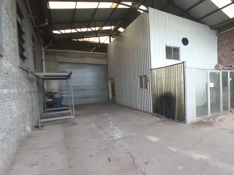 Galpón Industrial 2107 m² c/ Oficinas Baños y Vestuarios - Tablada