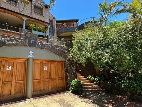 EXCLUSIVA CASA EN VENTA CON VISTA AL RÍO PARANÁ, POSADAS