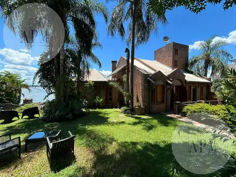 Casa 7 ambientes con 4 baños