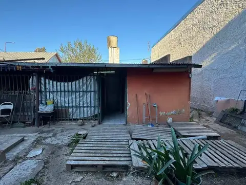 VENTA CASA 4 AMBIENTES CON QUINCHO LAVADERO LUJAN
