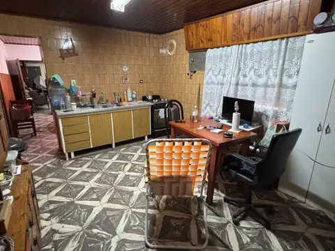 VENTA CASA 4 AMBIENTES CON QUINCHO LAVADERO LUJAN