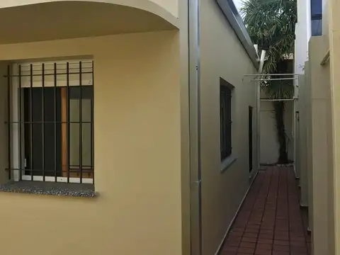 Depto Tipo Casa en Alquiler en Tolosa, $ 840.000