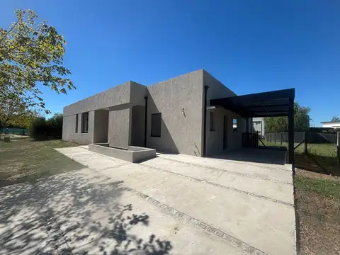 Hermosa casa a estrenar en Puertos