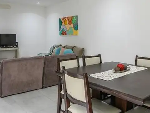 Casa de 2 plantas y 3 dormitorios - Pte. Roca 2300 - Abasto Rosario | Venta