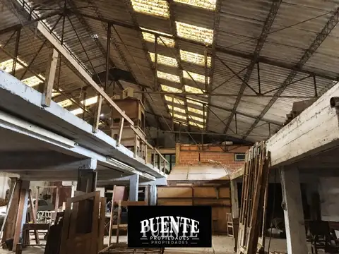 Depósito con salida a 2 calles en Luis Guillón, Esteban Echeverría, Zona Sur del GBA