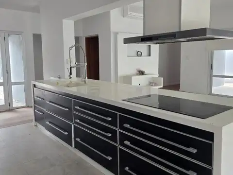 Casa en Alquiler de 3 dormitorios