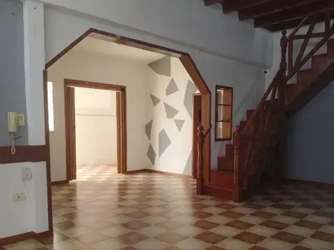 Depto Tipo Casa 3 ambientes con 2 baños