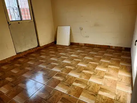 Casa Bº El Tribuno. Muy buena ubicación.