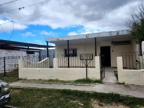 Casa Bº El Tribuno. Muy buena ubicación.