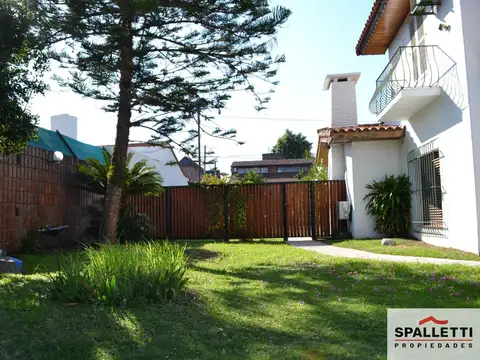 Casa 7 ambientes con 4 baños