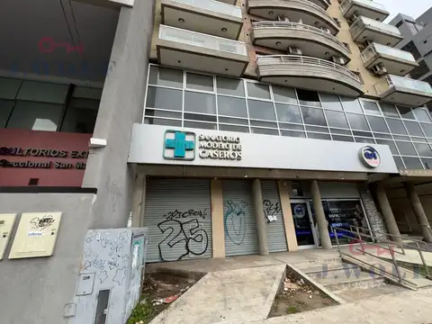 Excelente Local en 2 Plantas 170 m2 total - a Metro de Peatonal Belgrano