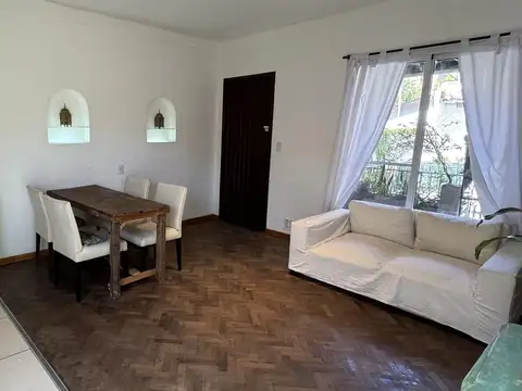 Depto Tipo Casa 4 ambientes con 2 baños