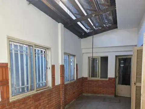 VENDO CASA INTERNA,  2 DORMITORIOS, SAN NICOLAS AL 2300