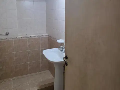 VENDO CASA INTERNA,  2 DORMITORIOS, SAN NICOLAS AL 2300