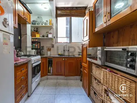 VENTA DEPARTAMENTO TRES DORMITORIOS CON BALCÓN CENTRO