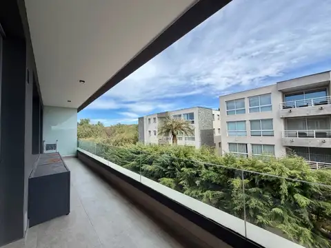 Departamento en Alquiler con 1 cocheras