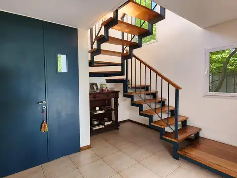 Casa 6 ambientes con 3 baños