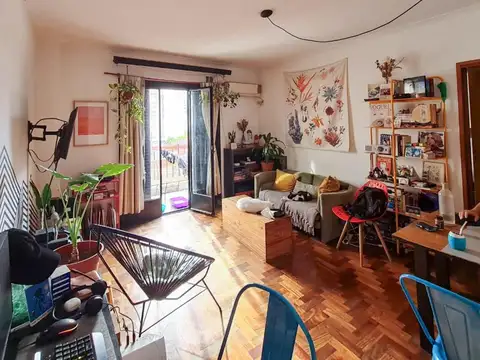 Departamento de 2 amb. C/ frente- Luminoso