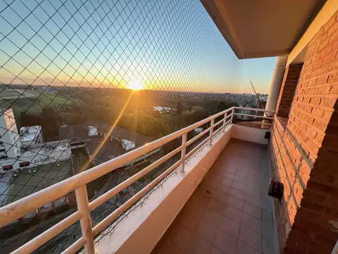 Departamento en Alquiler en Acassuso Vías / Santa Fe, USD 1.750.000