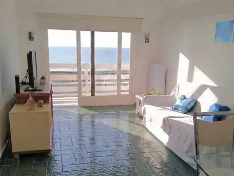 Departamento 2 ambientes frente al mar