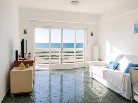 Departamento 2 ambientes frente al mar