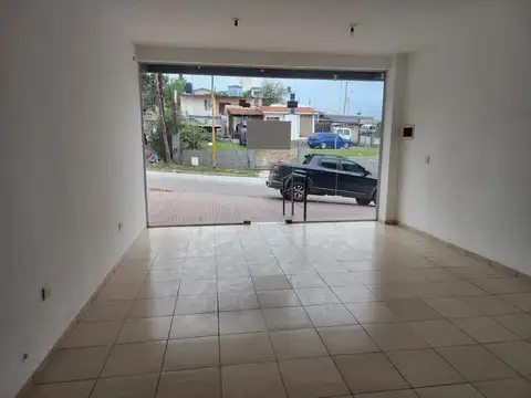 Local en Alquiler en Miguel Muñoz, $ 390.000